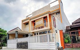 Hotel O Avisha Guest House Syariah